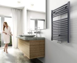 Elara sierradiator antraciet 766x600 midden onder aansluiting