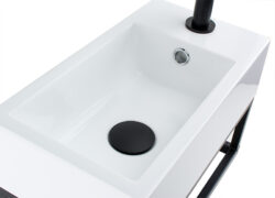 Fontein met zwart frame, zwarte fonteinkraan en afvoerset