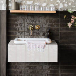 Imperfection handvorm tegels 6x24 cm langwerpig bianco