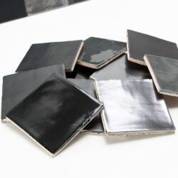 handvorm tegels grijs zwart mat zwart tin 13x13