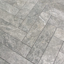 Bricks van Emil Ceramica type Brixen Stone Grey in 7x28 cm