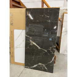 RESTPARTIJ 1,44 m² GLANS zwarte tegels 120x60 met goud ader