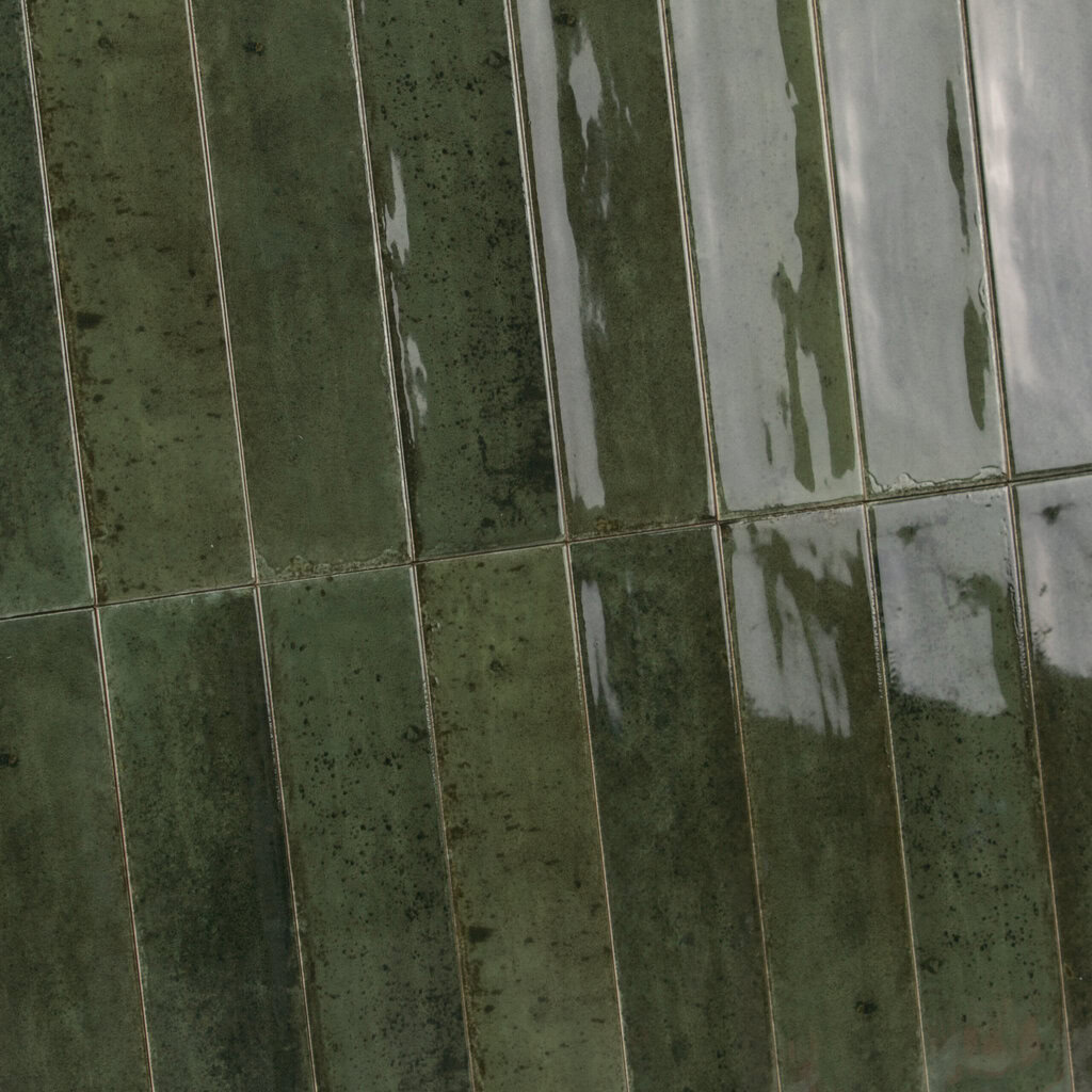 Wandtegels Patagonia Green 6,5x26 cm langwerpige groene handvorm tegels