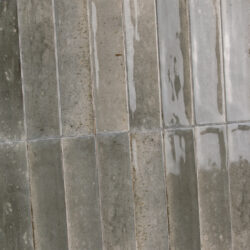 Wandtegels Patagonia Greige 6,5x26 cm langwerpige grijze handvorm tegels
