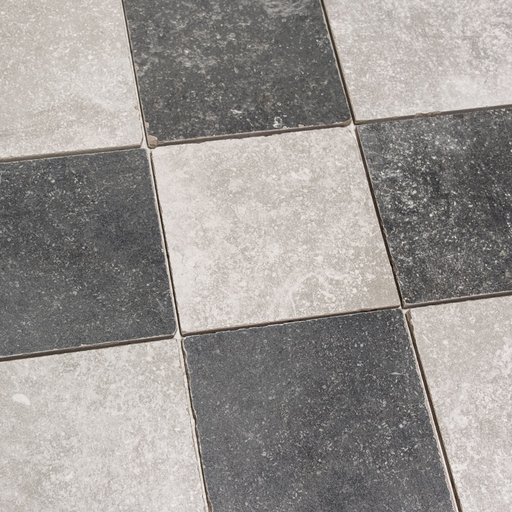 Getrommelde Keramische Dambord Vloertegels hardsteen look – Grijs/Zwart Mix 20x20 cm